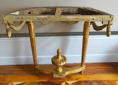 Console d'applique demi-lune d'époque Louis XVI en bois sculpté et doré vers 1780
