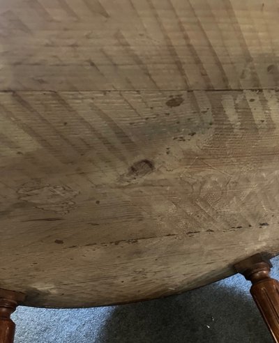 Grande table bouillotte en acajou d’époque restauration 