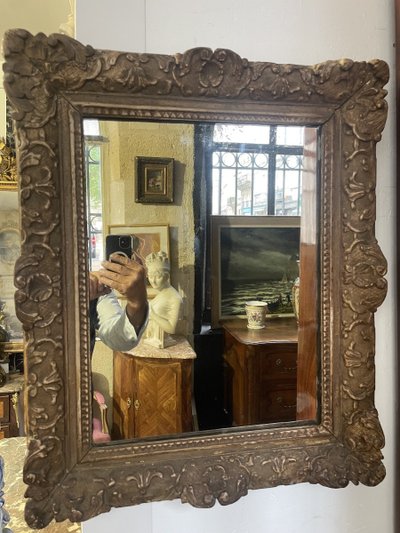 Miroir d’époque Louis XV en bois sculpté 