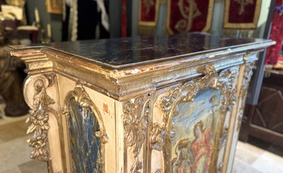 High Sideboard with the Coat of Arms of Clement XIII - Circa 1760