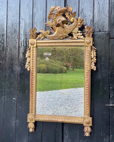 Miroir Louis XVI En Bois Sculpté Doré, XVIIIème Siècle