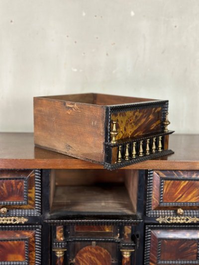 Cabinet En Bois Noirci Et écaille Blonde, Italie Fin XVIIéme Siècle
