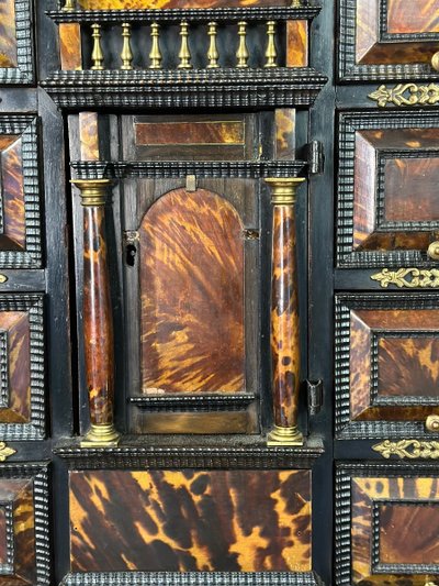 Cabinet En Bois Noirci Et écaille Blonde, Italie Fin XVIIéme Siècle