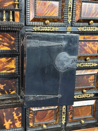 Cabinet En Bois Noirci Et écaille Blonde, Italie Fin XVIIéme Siècle