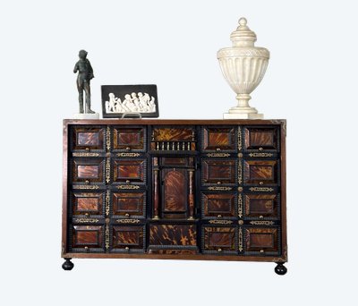 Cabinet En Bois Noirci Et écaille Blonde, Italie Fin XVIIéme Siècle