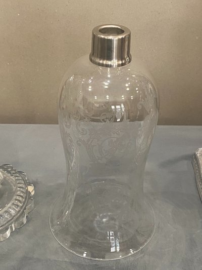 Imposing candlestick torch Baccarat Dauphin model.