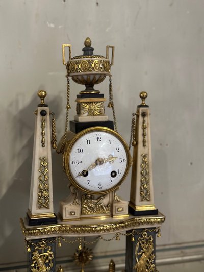Louis XVI Portico Clock In Marble And Gilt Bronze, 18th Century