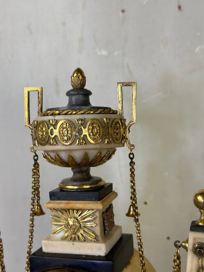 Louis XVI Portico Clock In Marble And Gilt Bronze, 18th Century