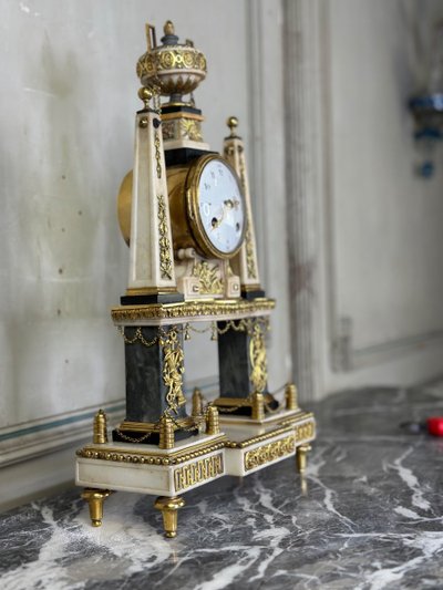 Louis XVI Portico Clock In Marble And Gilt Bronze, 18th Century