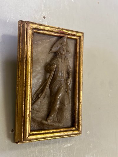 Militare in armi, rilievo in alabastro, fine XVIII secolo