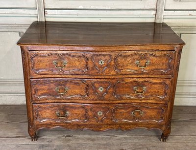 Commode Louis XV En Chêne Sculpté, XVIIIème Siècle