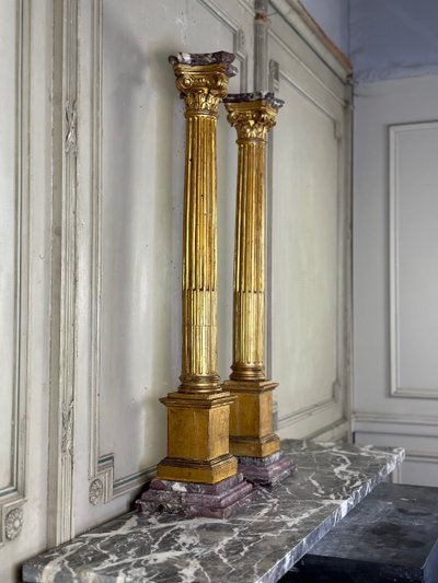Paar Säulen Aus Holz Geschnitzt Und Vergoldet XVIII Jahrhundert