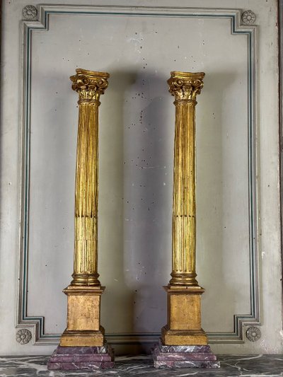 Paar Säulen Aus Holz Geschnitzt Und Vergoldet XVIII Jahrhundert