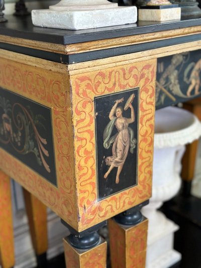 Console Bureau Décoré De Peintures Dans Le Goût De L’antique, Style Pompéien vers 1880