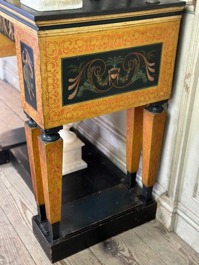 Console Bureau Décoré De Peintures Dans Le Goût De L’antique, Style Pompéien vers 1880