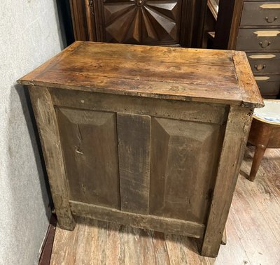 Buffet Epoche Louis XIII aus massivem Nussbaumholz um 1700