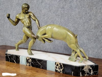 KOWAS : Grand groupe en régule patiné vert, époque Art déco