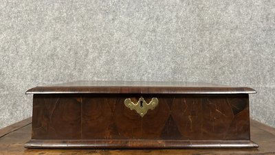 Angleterre XIXeme : Grand coffret en marquèterie de bois précieux vers 1880
