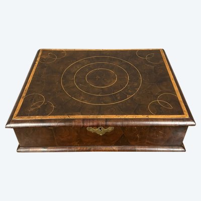 Angleterre XIXeme : Grand coffret en marquèterie de bois précieux vers 1880