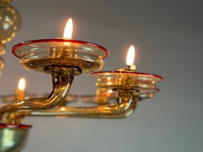 Venezianischer Kronleuchter aus Muranoglas in Mordoré mit rotem Netz, Venini Um 1940