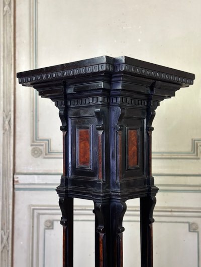 Sellette En Bois Noirci Et Placage De Loupe, Superbe Assemblage De Moulures Circa 1880