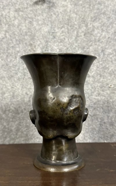 Testa di giovane in bronzo antico patinato, medaglia, XIX secolo