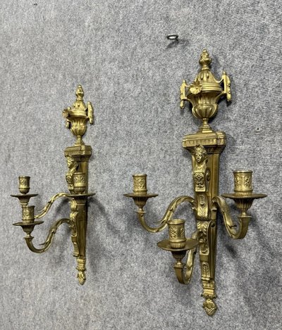 Paire d'appliques Empire aux cariatides en bronze doré