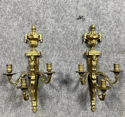 Paire d'appliques Empire aux cariatides en bronze doré