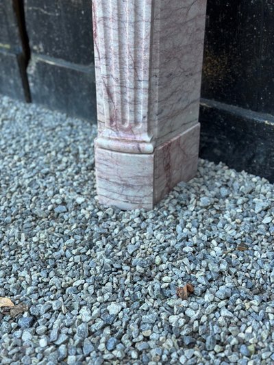 Caminetto in stile Luigi XV in marmo rosa, 1980 circa