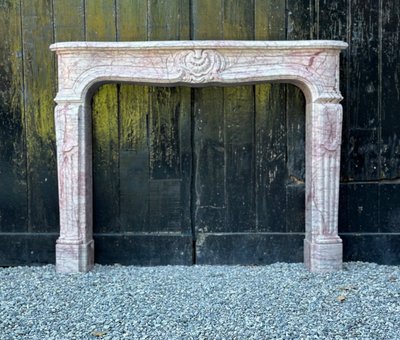 Caminetto in stile Luigi XV in marmo rosa, 1980 circa