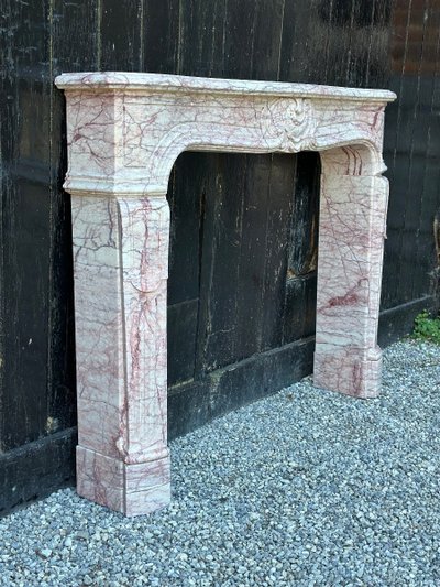 Caminetto in stile Luigi XV in marmo rosa, 1980 circa