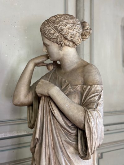 Diane De Gabies, terracotta invetriata bianca dopo l'Antico, 1880 ca.