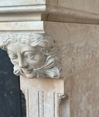Cheminée En Marbre Beige Lumel De Style Néogothique Vers 1880