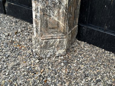 Regency Kamin Aus Grauem Marmor Des Ardennes, 18. Jahrhundert