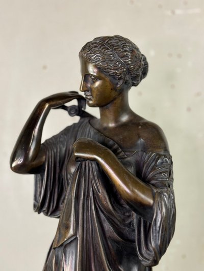 Diane De Gabies, Bronzo antico, patina marrone XIX secolo