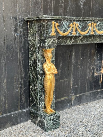 Cheminée De Style Empire En Marbre Vert Antique Et Bronzés Dorés Vers 1880