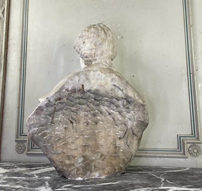 Busto femminile in marmo di Carrara, fine del XVIII secolo, Italia settentrionale