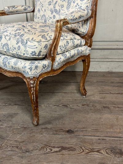 Paire De Fauteuils à La Reine Louis XV En Bois Sculpté Et « chené », XVIIIème Siècle