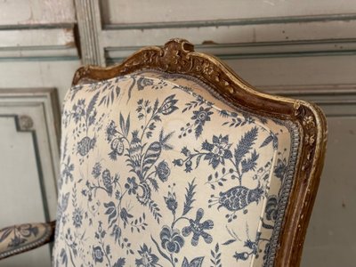 Paire De Fauteuils à La Reine Louis XV En Bois Sculpté Et « chené », XVIIIème Siècle