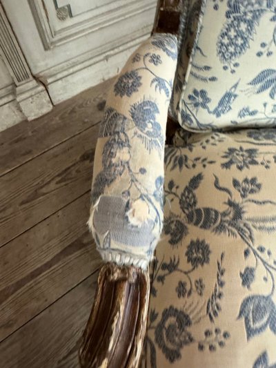 Paire De Fauteuils à La Reine Louis XV En Bois Sculpté Et « chené », XVIIIème Siècle