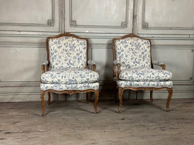 Paire De Fauteuils à La Reine Louis XV En Bois Sculpté Et « chené », XVIIIème Siècle