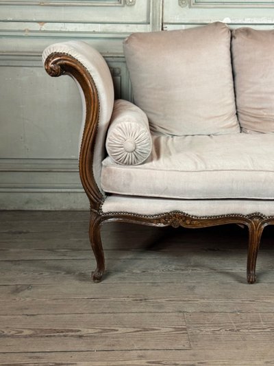 Letto da riposo Luigi XV in faggio intagliato sui 4 lati , Francia, XVIII secolo