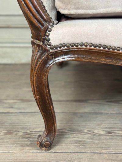 Letto da riposo Luigi XV in faggio intagliato sui 4 lati , Francia, XVIII secolo