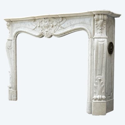 Mantello in marmo di Carrara in stile Luigi XV Circa 1880