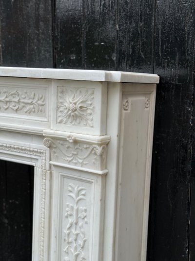 Kamin Im Stil Louis XVI Weißer Marmor Statuarisch Um 1880