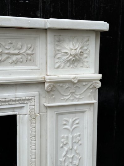 Kamin Im Stil Louis XVI Weißer Marmor Statuarisch Um 1880