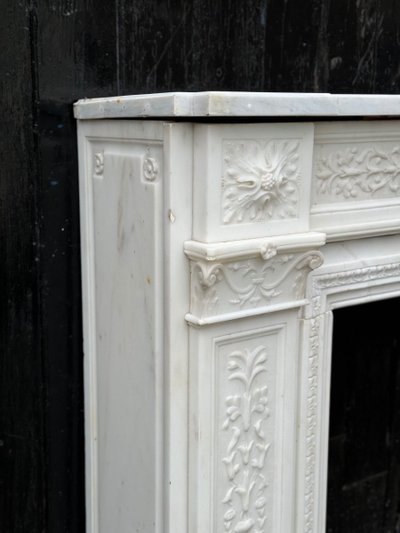 Kamin Im Stil Louis XVI Weißer Marmor Statuarisch Um 1880