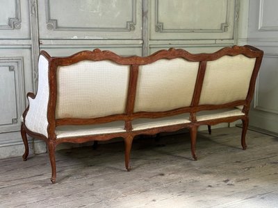 Panca Luigi XV in legno intagliato, punzonata Saint Georges, XVIII secolo