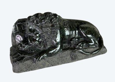 Scultura in marmo verde serpentino, Il leone di Lucerna di Bertel Thorvaldsen 1880 ca.