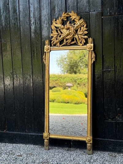 Louis XVI Mirror in Carved and Gilded Wood, Late 18th Century